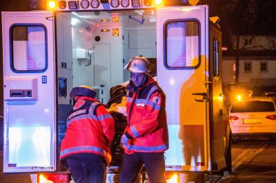 Fellbach: Kerze enzuendet Kinderwagen im Hausflur - Schwer Verletzter